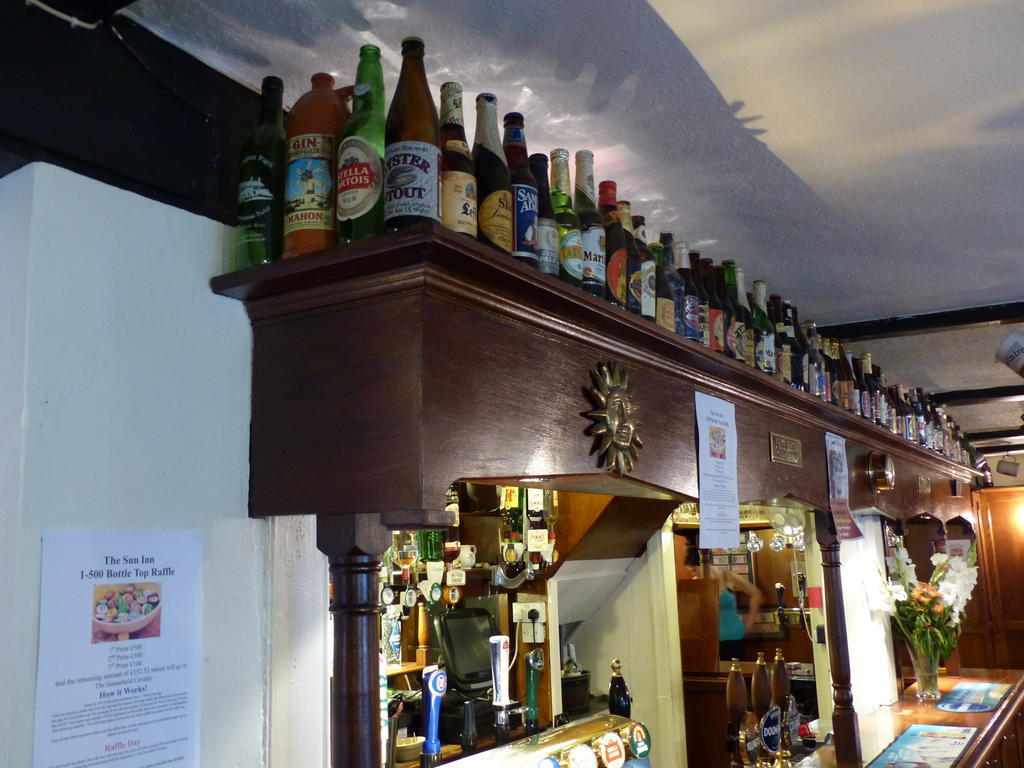 The Sun Inn Englefield Green Exterior foto